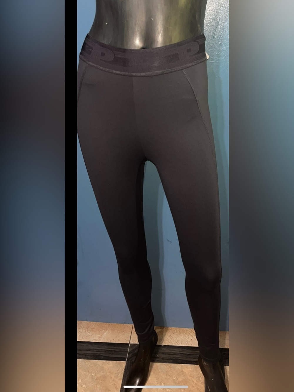 PINK Victoria’s Secret Ultimate Leggings Women's small NWT